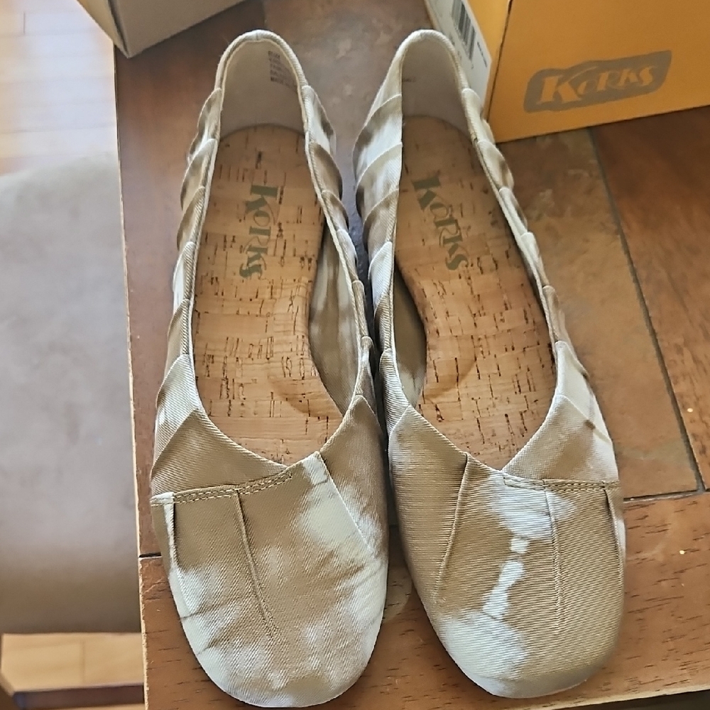 NWT Korks Womens Size 40